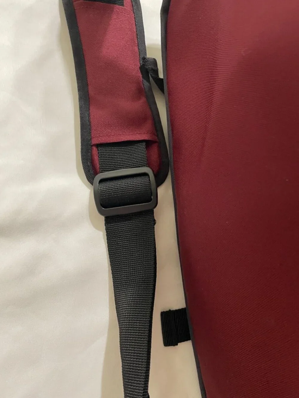 15 inch Eddie Bauer messenger bag, Marron, NWOT, Multiple Pockets, Nylon Strap